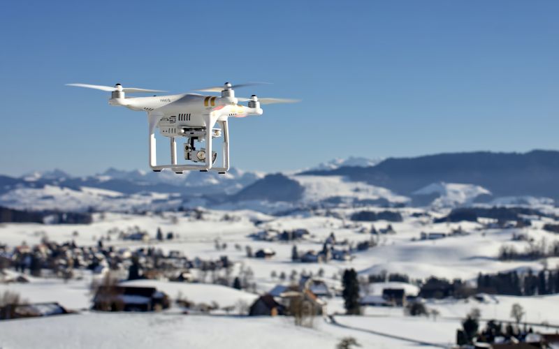 Drohne bei Schnee